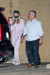 Sophie Turner feet photo thumbnail