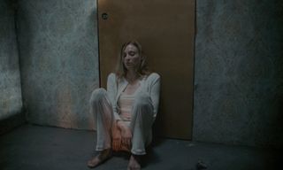 Sophie Turner feet photo thumbnail