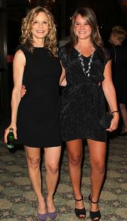 Sosie Bacon feet photo 1