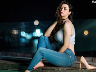 Soundarya Sharma feet photo thumbnail