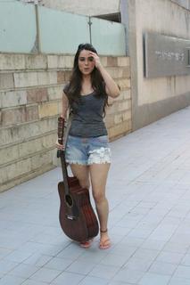 Soundarya Sharma feet photo thumbnail