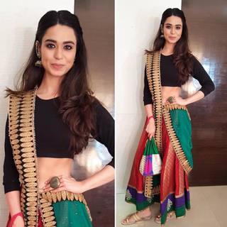 Soundarya Sharma feet photo thumbnail