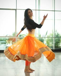 Soundarya Sharma feet photo thumbnail