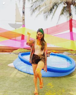 Soundarya Sharma feet photo thumbnail