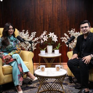 Soundarya Sharma feet photo thumbnail
