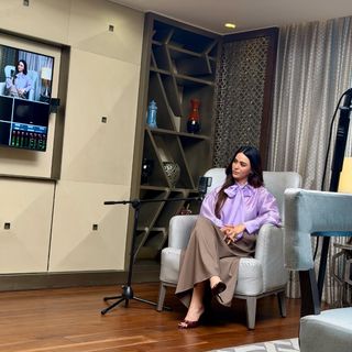 Soundarya Sharma feet photo 4
