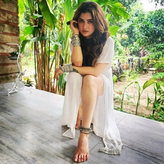 Srabanti Chatterjee feet photo 17
