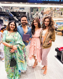 Sreeleela feet photo thumbnail