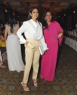 Sridevi feet photo thumbnail