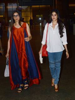 Sridevi feet photo thumbnail