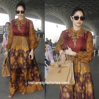 Sridevi feet photo thumbnail