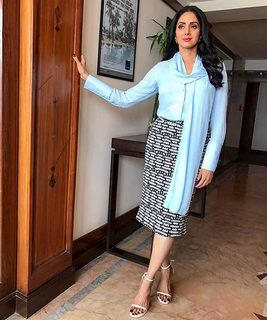 Sridevi feet photo thumbnail