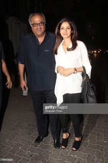 Sridevi feet photo thumbnail