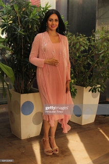 Sridevi feet photo thumbnail