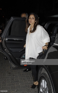 Sridevi feet photo thumbnail