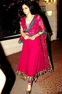 Sridevi feet photo thumbnail