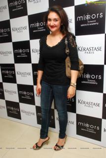 Sridevi Vijaykumar feet photo 16