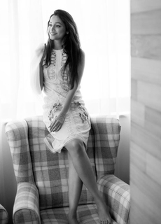 Srinidhi Shetty feet photo thumbnail