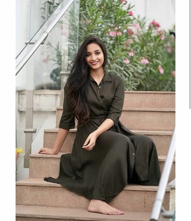 Srinidhi Shetty feet photo thumbnail