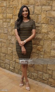 Srinidhi Shetty feet photo thumbnail