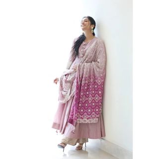 Srinidhi Shetty feet photo thumbnail