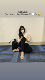 Srinidhi Shetty feet photo thumbnail