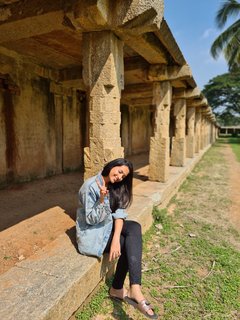 Srinidhi Shetty feet photo thumbnail