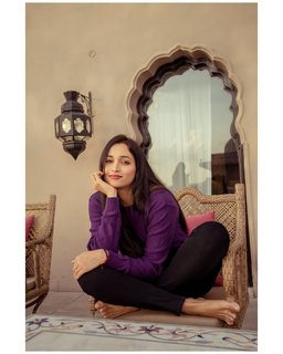 Srinidhi Shetty feet photo thumbnail