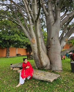 Srinidhi Shetty feet photo thumbnail