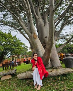 Srinidhi Shetty feet photo thumbnail