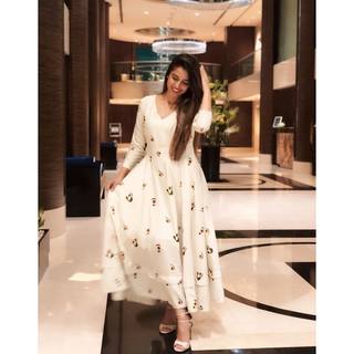 Srishty Rode feet photo 1