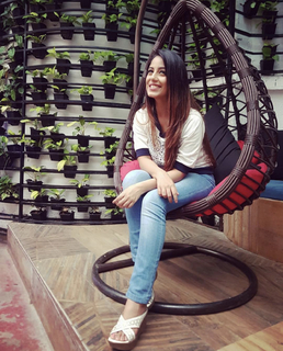 Srishty Rode feet photo 4