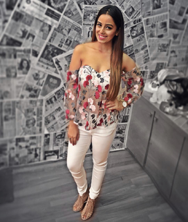 Srishty Rode feet photo 1