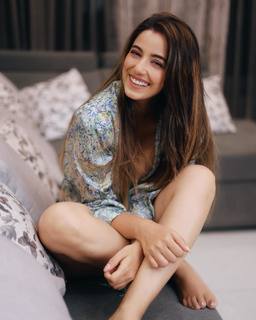 Srishty Rode feet photo 7