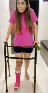 Srishty Rode feet photo 18