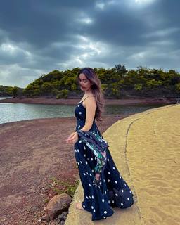 Srishty Rode feet photo 12
