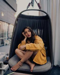 Srishty Rode feet photo 5