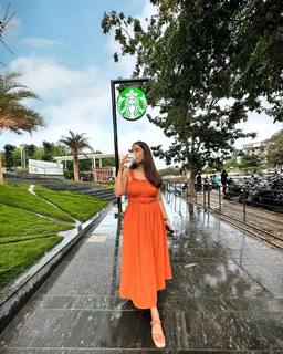 Srishty Rode feet photo 7