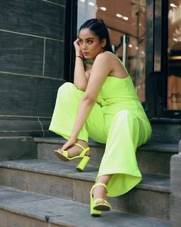 Srishty Rode feet photo 10