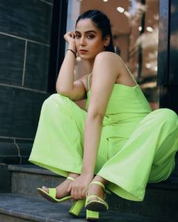 Srishty Rode feet photo 8