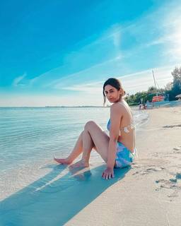 Srishty Rode feet photo 5