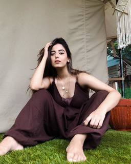Srishty Rode feet photo 10