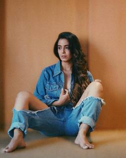 Srishty Rode feet photo 9