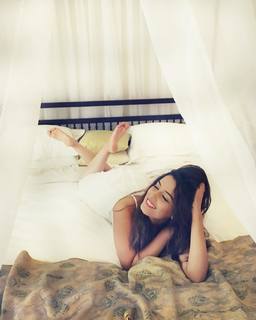Srishty Rode feet photo 8