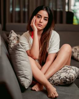Srishty Rode feet photo 14