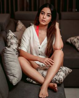 Srishty Rode feet photo 13