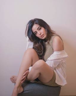 Srishty Rode feet photo 10