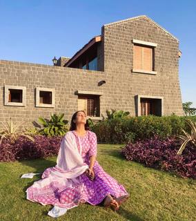 Srishty Rode feet photo 20