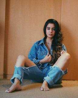 Srishty Rode feet photo 17