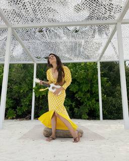 Srishty Rode feet photo 3